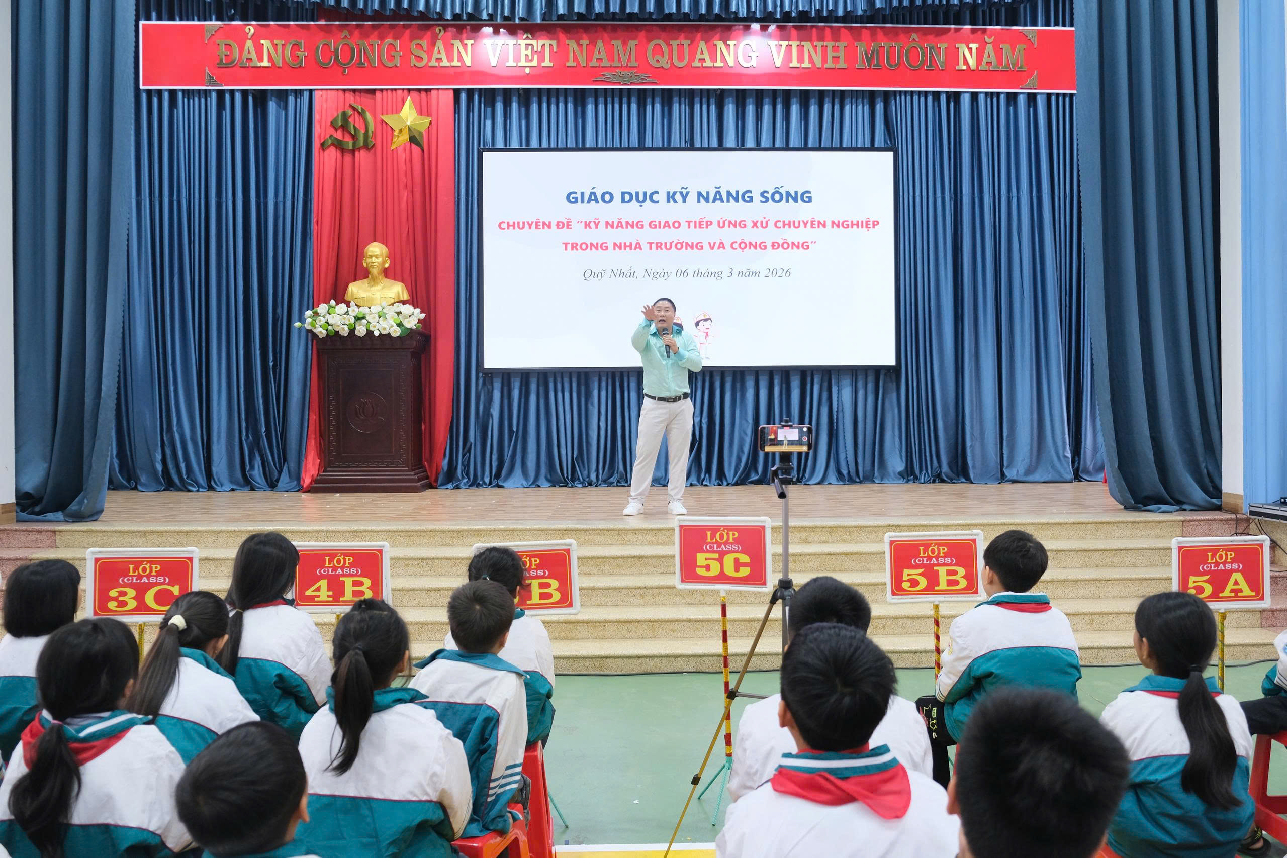 HOẠT ĐỘNG TRẢI NGHIỆM KỸ NĂNG SỐNG SÔI NỔI VÀ BỔ ÍCH TẠI TRƯỜNG TIỂU HỌC NGHĨA LỢI