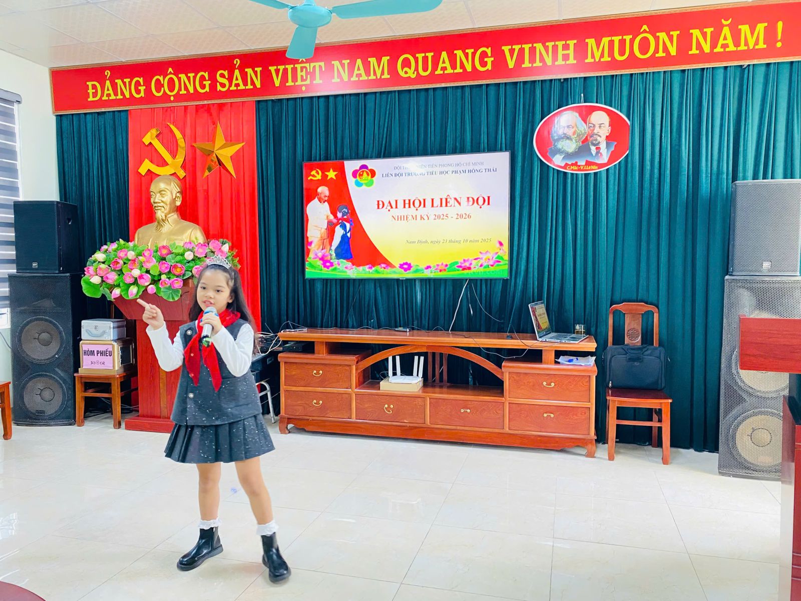 ĐẠI HỘI LIÊN ĐỘI TRƯỜNG TH PHẠM HỒNG THÁI NHIỆM KỲ 2024-2025 - KHÔNG NGỪNG XÂY DỰNG ĐỘI VỮNG MẠNH