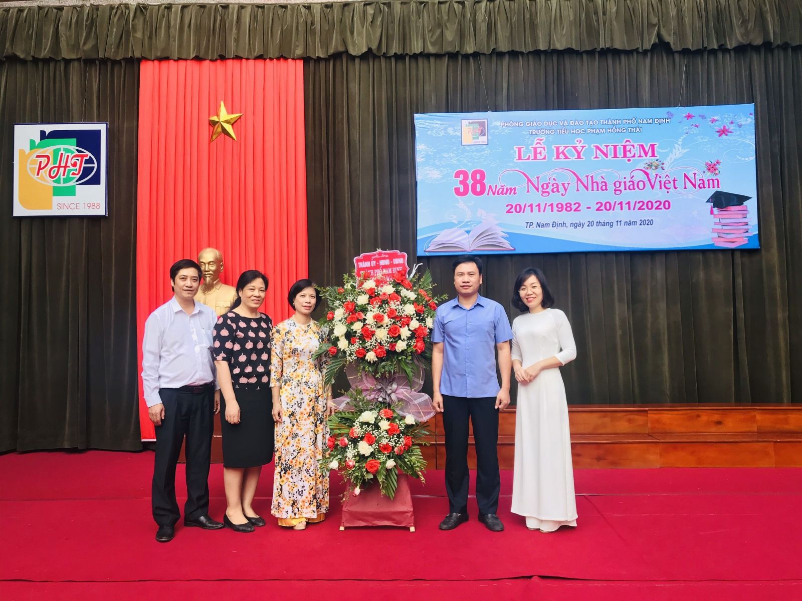 HÂN HOAN VÀ Ý NGHĨA TRƯỜNG TH PHẠM HỒNG THÁI KỈ NIỆM 38 NĂM NGÀY NHÀ GIÁO VIỆT NAM (20/11/1982 - 20/11/2020)